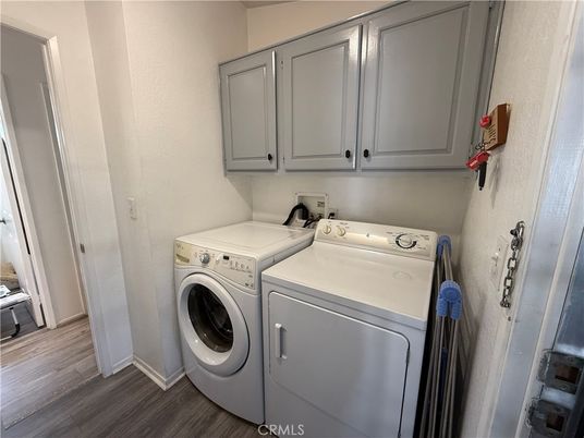 Interior, Washer, Wood Texture Flooring