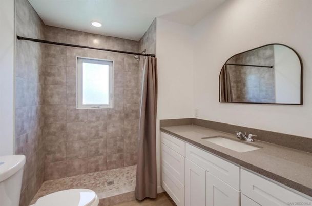 Bathroom, Interior, Recessed Lighting