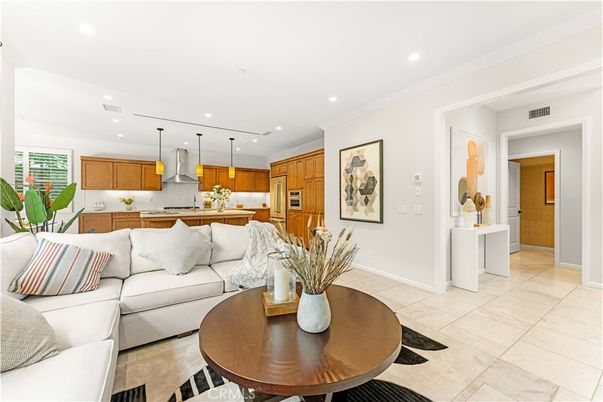 Interior, Kitchen, Living room, Pendant Lights, Recessed Lighting, Stainless Steel Appliances