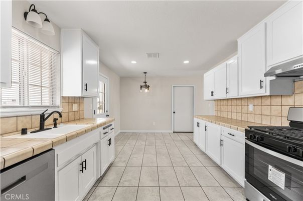 Interior, Kitchen, Pendant Lights, Recessed Lighting, Tile Countertops
