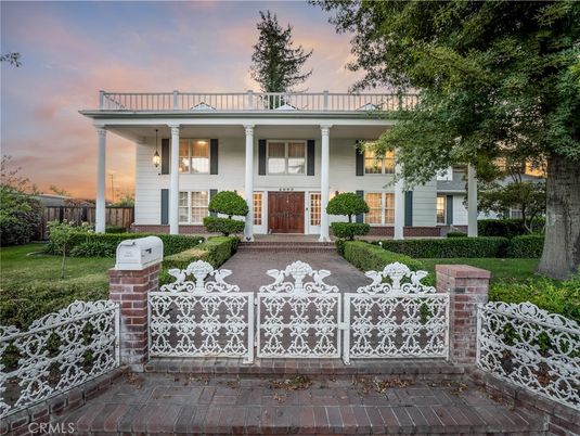 Exterior, Facade, Ranch
