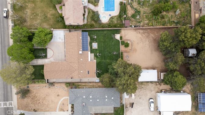 Exterior, Drone