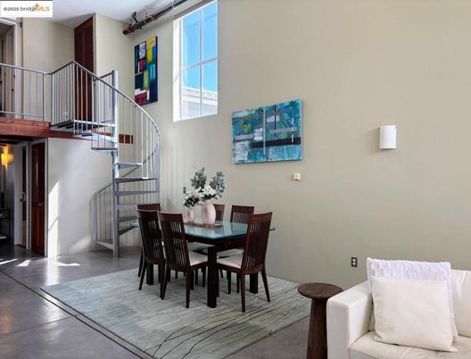 Dining room, Interior