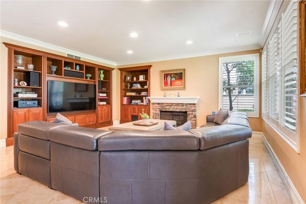 Fireplace, Interior, Living room, Recessed Lighting
