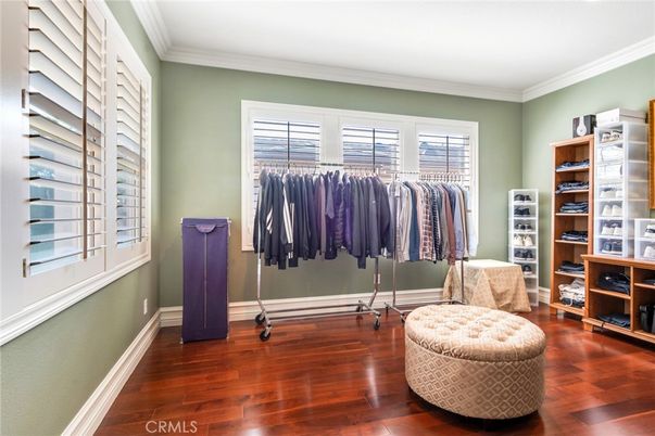 Interior, Walk-in Closets, Wood Texture Flooring