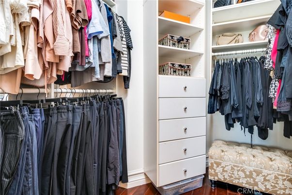 Interior, Walk-in Closets, Wood Texture Flooring