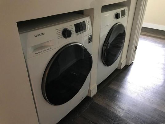 Interior, Utility Closets, Washer, Wood Texture Flooring