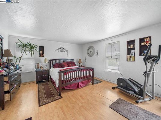 Bedroom, Fitness Equipment, Interior, Wood Texture Flooring