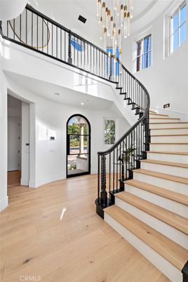Interior, Pendant Lights, Wood Texture Flooring