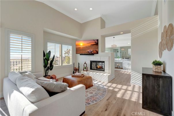 Fireplace, Interior, Living room, Pendant Lights, Recessed Lighting, Wood Texture Flooring