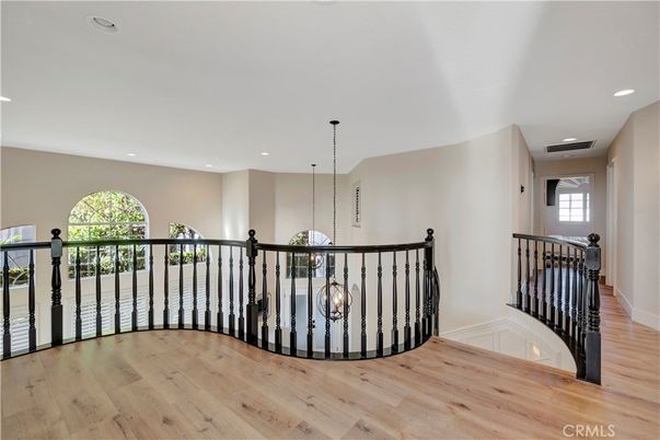Interior, Pendant Lights, Recessed Lighting, Wood Texture Flooring