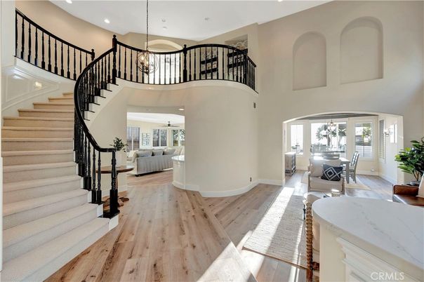 Chandelier, Dining room, Interior, Pendant Lights, Recessed Lighting, Wood Texture Flooring