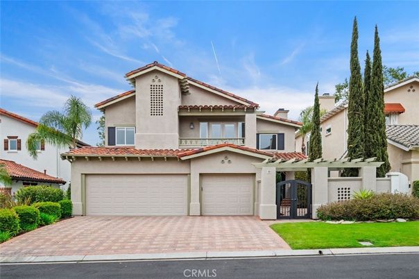Attached, Exterior, Facade, Mediterranean