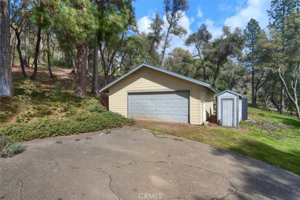 Detached Garage, Exterior