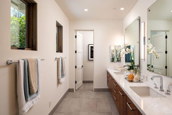 Bathroom, Dual Sink Vanities, Interior, Recessed Lighting