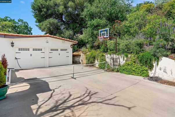 Detached Garage, Exterior