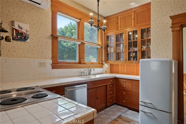 Interior, Kitchen, Pendant Lights, Tile Countertops