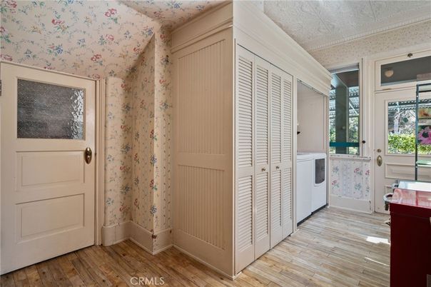 Fireplace, Interior, Washer, Wood Texture Flooring
