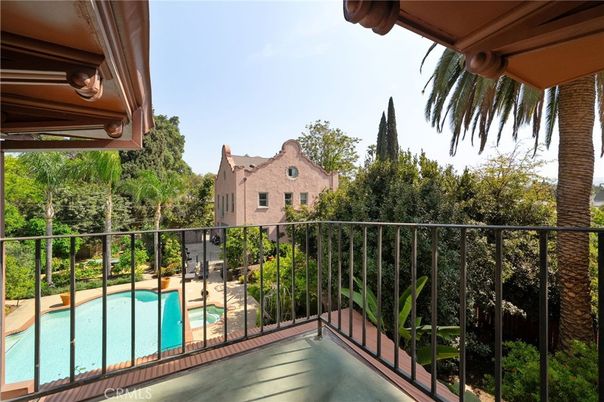 Exterior, Pool, Other