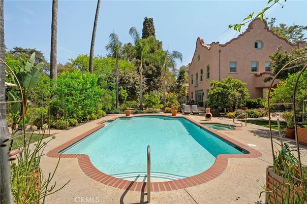 Exterior, Pool