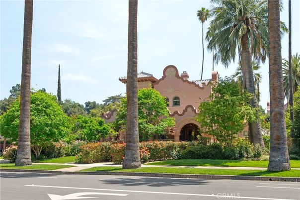 Exterior, Facade, Spanish Mediterranean