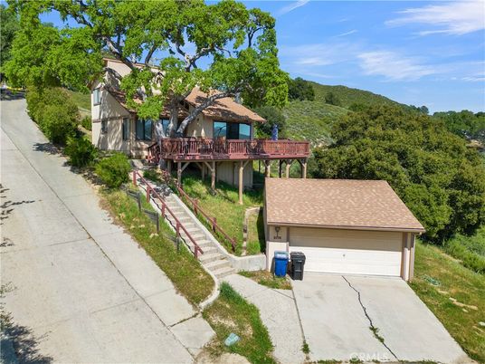 Detached Garage, Exterior