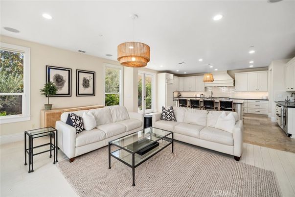 Interior, Kitchen, Living room, Pendant Lights, Recessed Lighting, Stainless Steel Appliances