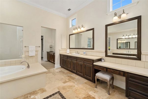 Bathroom, Dual Sink Vanities, Interior