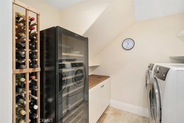 Interior, Washer, Wine Storage