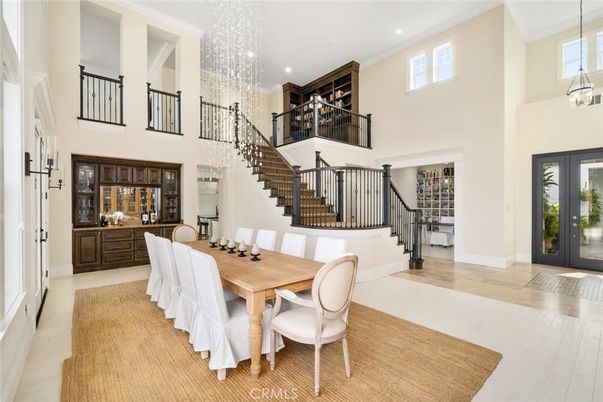Chandelier, Dining room, Interior, Pendant Lights, Recessed Lighting, Wood Texture Flooring