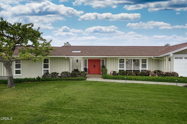 Backyard, Exterior, Facade, Ranch