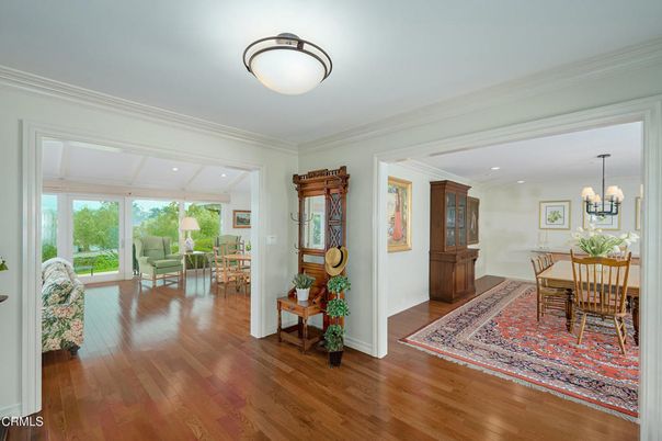 Dining room, Interior, Living room, Pendant Lights, Recessed Lighting, Wood Texture Flooring