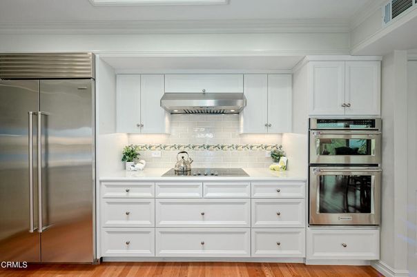 Interior, Kitchen, Stainless Steel Appliances, Wood Texture Flooring