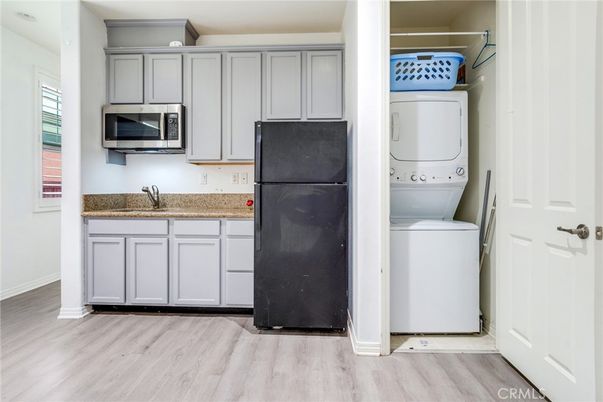 Interior, Utility Closets, Washer, Wood Texture Flooring