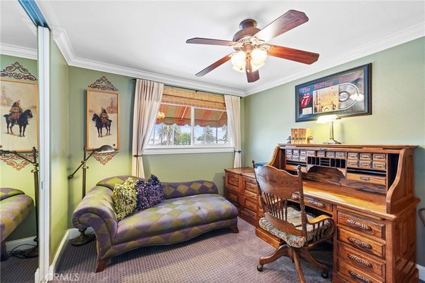 Home Office, Interior