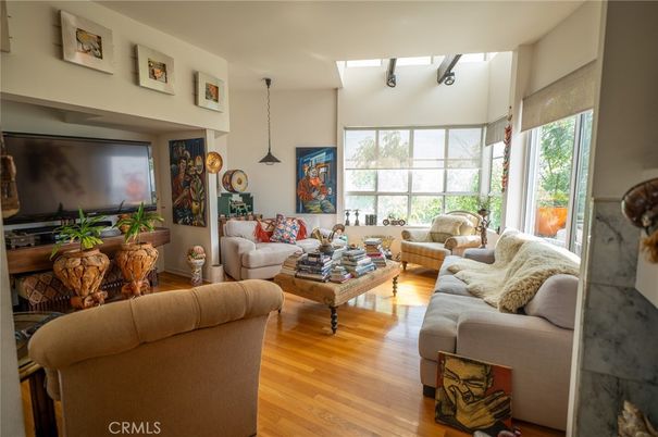Interior, Living room, Pendant Lights, Wood Texture Flooring