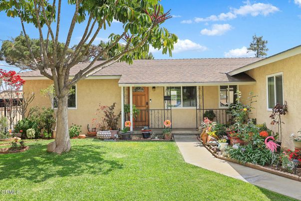 Backyard, Exterior, Facade, Ranch