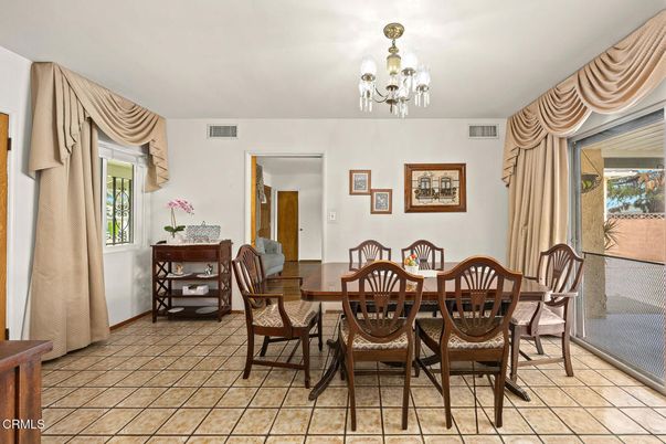 Chandelier, Dining room, Interior