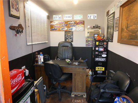Home Office, Interior