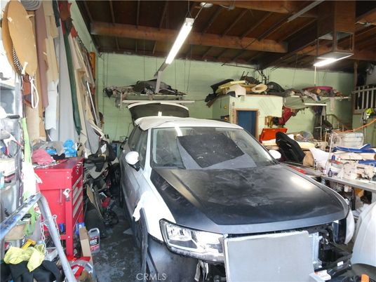 Garage, Interior, Wooden Beams