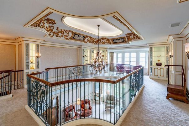 Chandelier, Interior