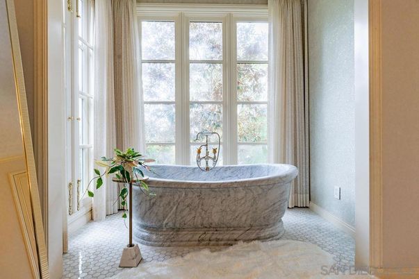 Bathroom, Free Standing Baths, Interior