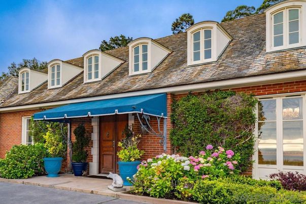 Exterior, Facade, Brick Facade, Cape Cod