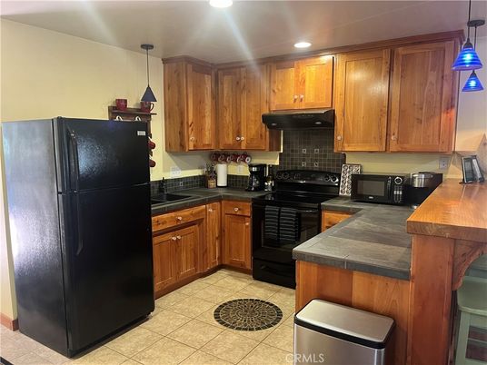 Interior, Kitchen, Pendant Lights, Recessed Lighting, Tile Countertops
