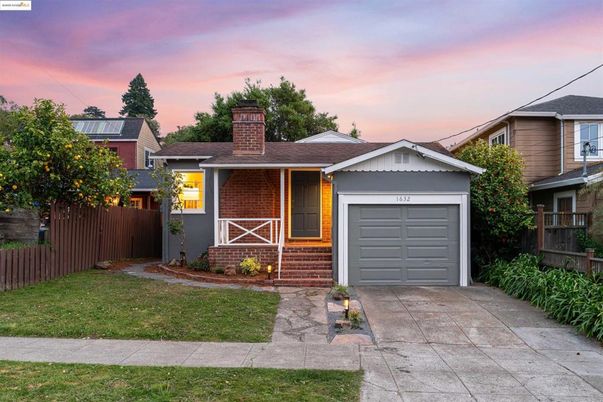 Attached, Exterior, Facade, Brick Facade, Ranch