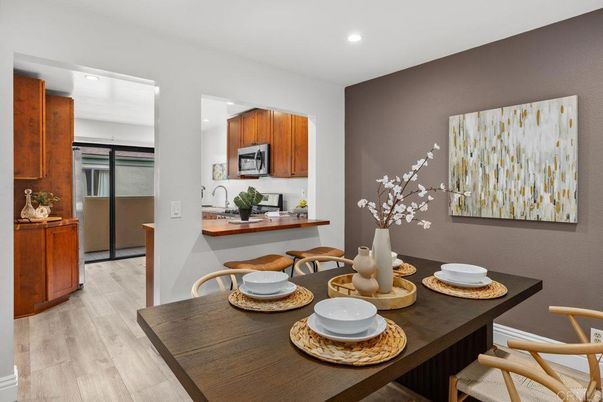 Dining room, Interior, Kitchen, Recessed Lighting, Wood Texture Flooring