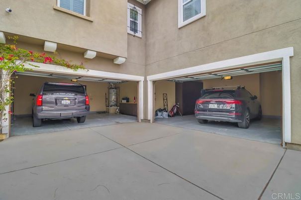 Exterior, Garage
