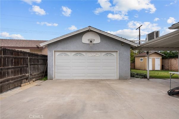 Detached Garage, Exterior