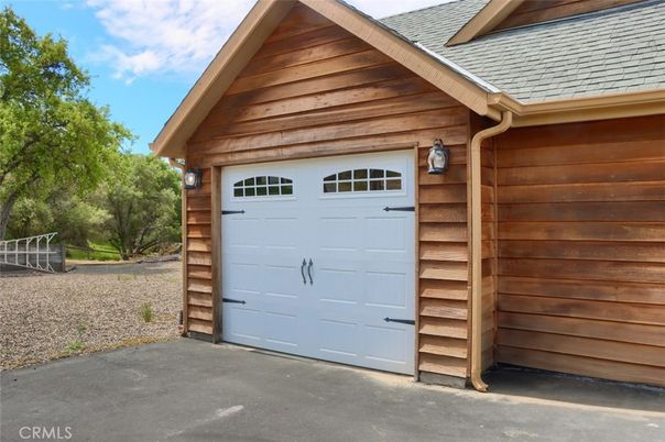 Detached Garage, Exterior