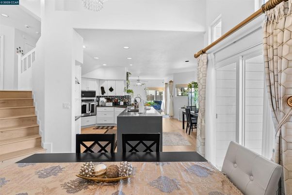 Dining room, Interior, Kitchen, Recessed Lighting, Stainless Steel Appliances